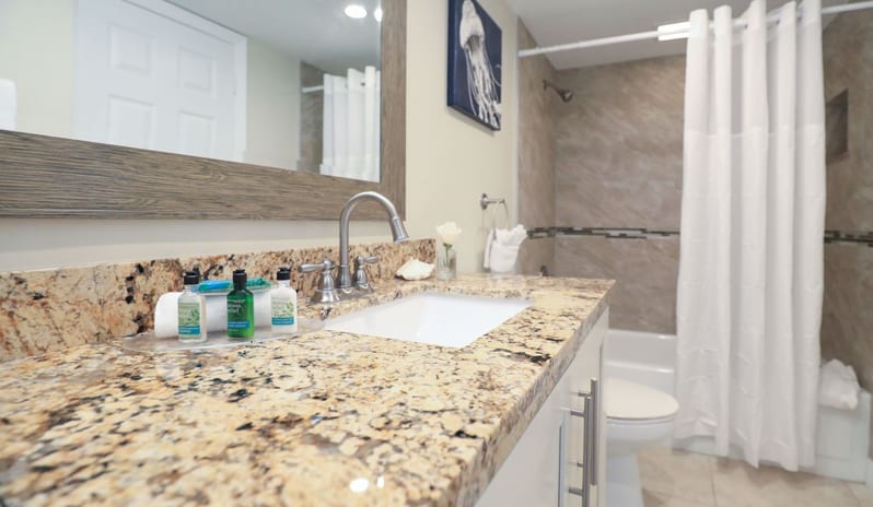Ocean Pointe Suite  - Bathroom